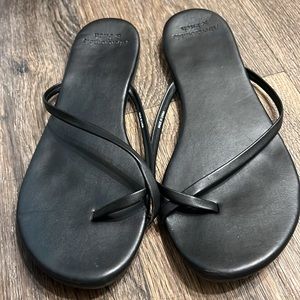 Abercrombie & Fitch Toe loop strap flip flops